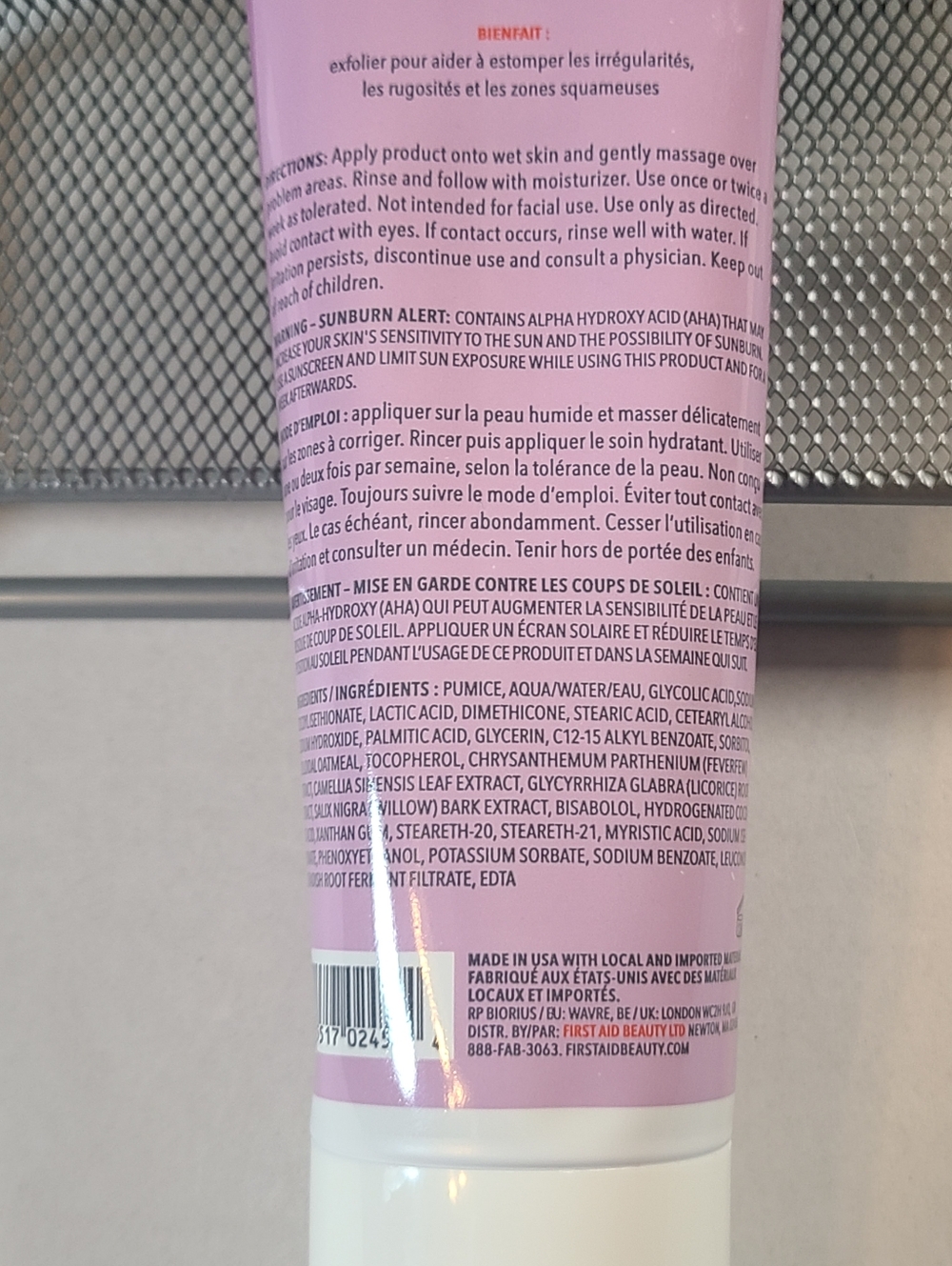 First Aid Beauty Bump Eraser Body Scrub W/ 10% AHA 8 Oz/226 G Sealed - Picture 5 of 8